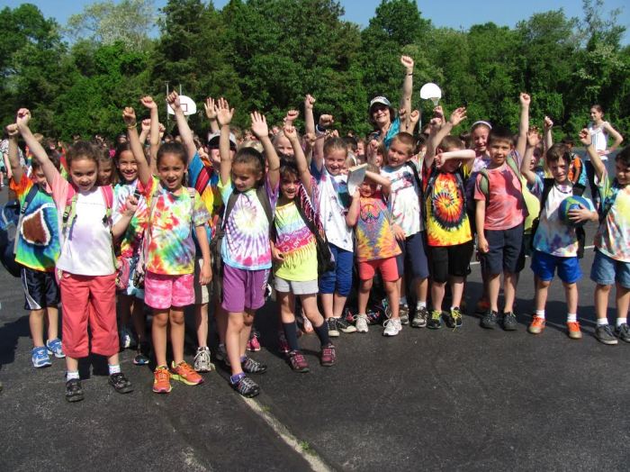Stony Lane PTO kids cheering